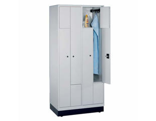 Omklædningsskab  Z-formet